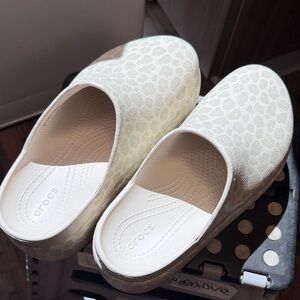 CROCS DYLAN Platform Women's Leopard Print size 8